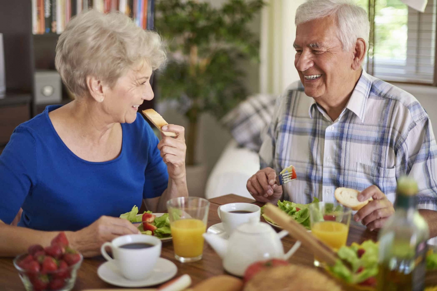 Ăn đúng cách giúp người cao tuổi sống khỏe hơn trong mùa dịch