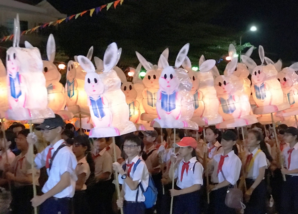 phan thiet ruc ro dem hoi ruoc den trung thu