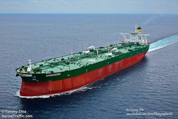 Tàu chở dầu của Venezuela đăng ký cờ Nga