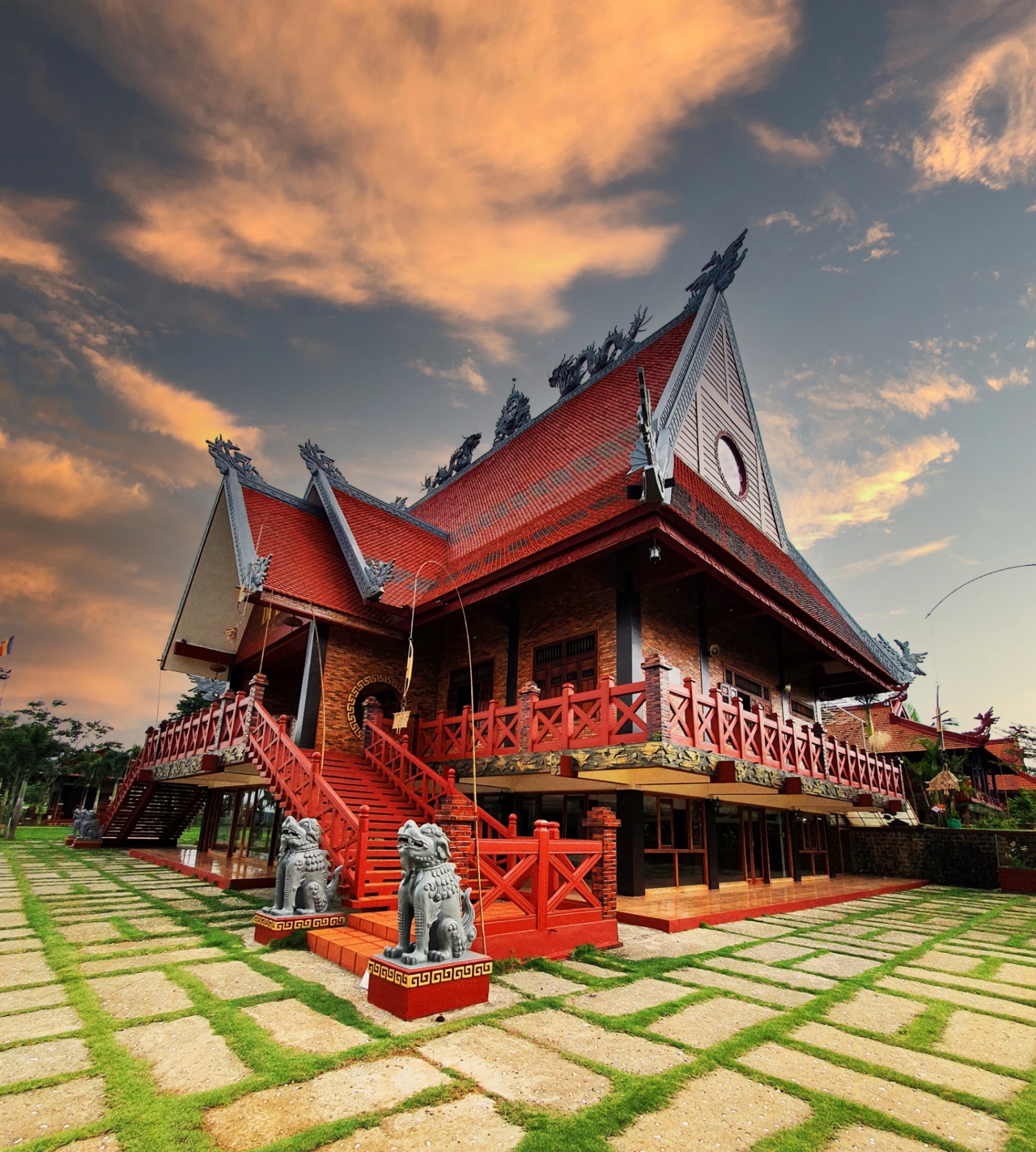 Ngắm khung cảnh bình yên của ngôi chùa lớn nhất Bảo Lộc