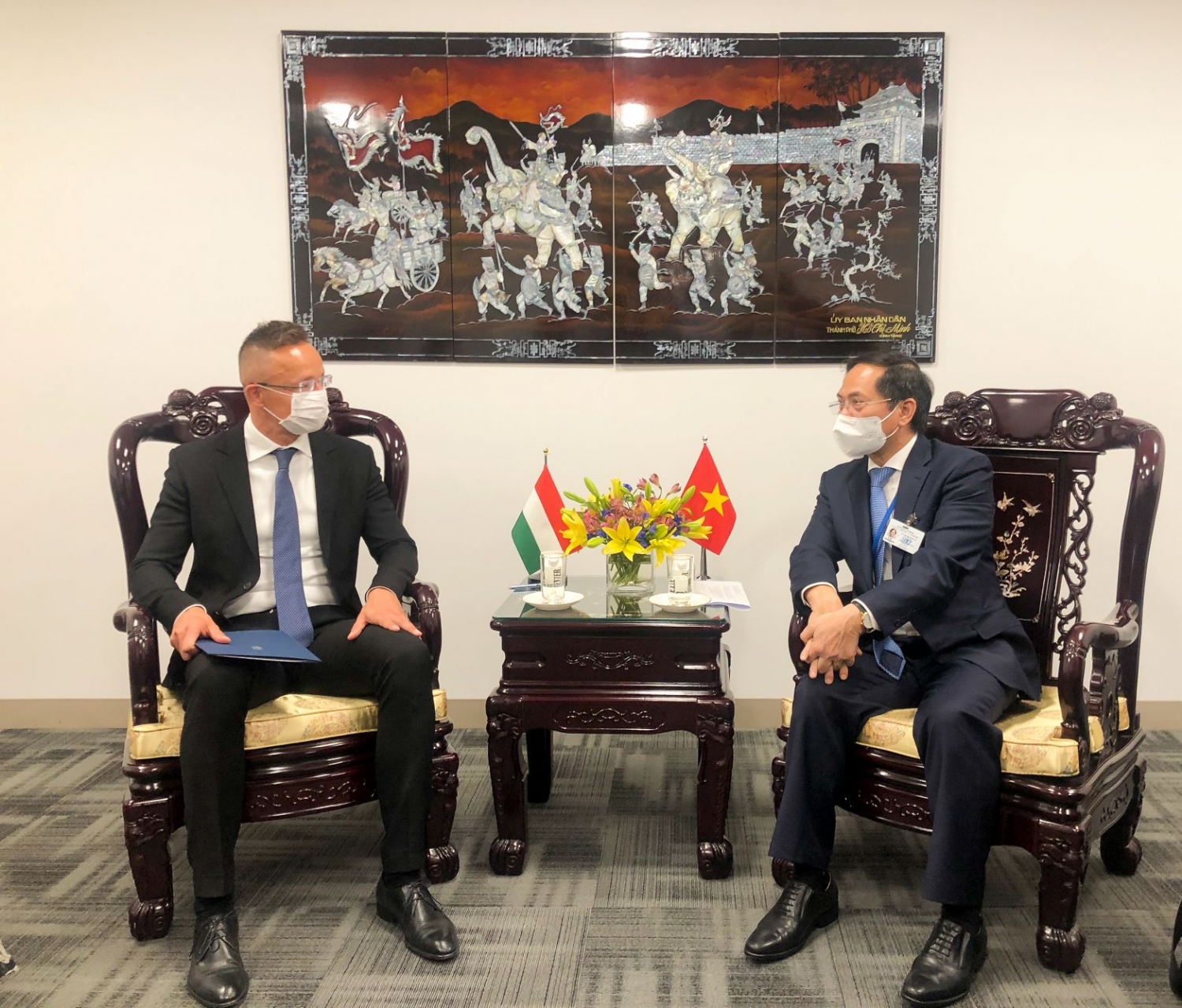 Bộ trưởng Ngoại giao Bùi Thanh Sơn gặp gỡ lãnh đạo Bộ Ngoại giao các nước