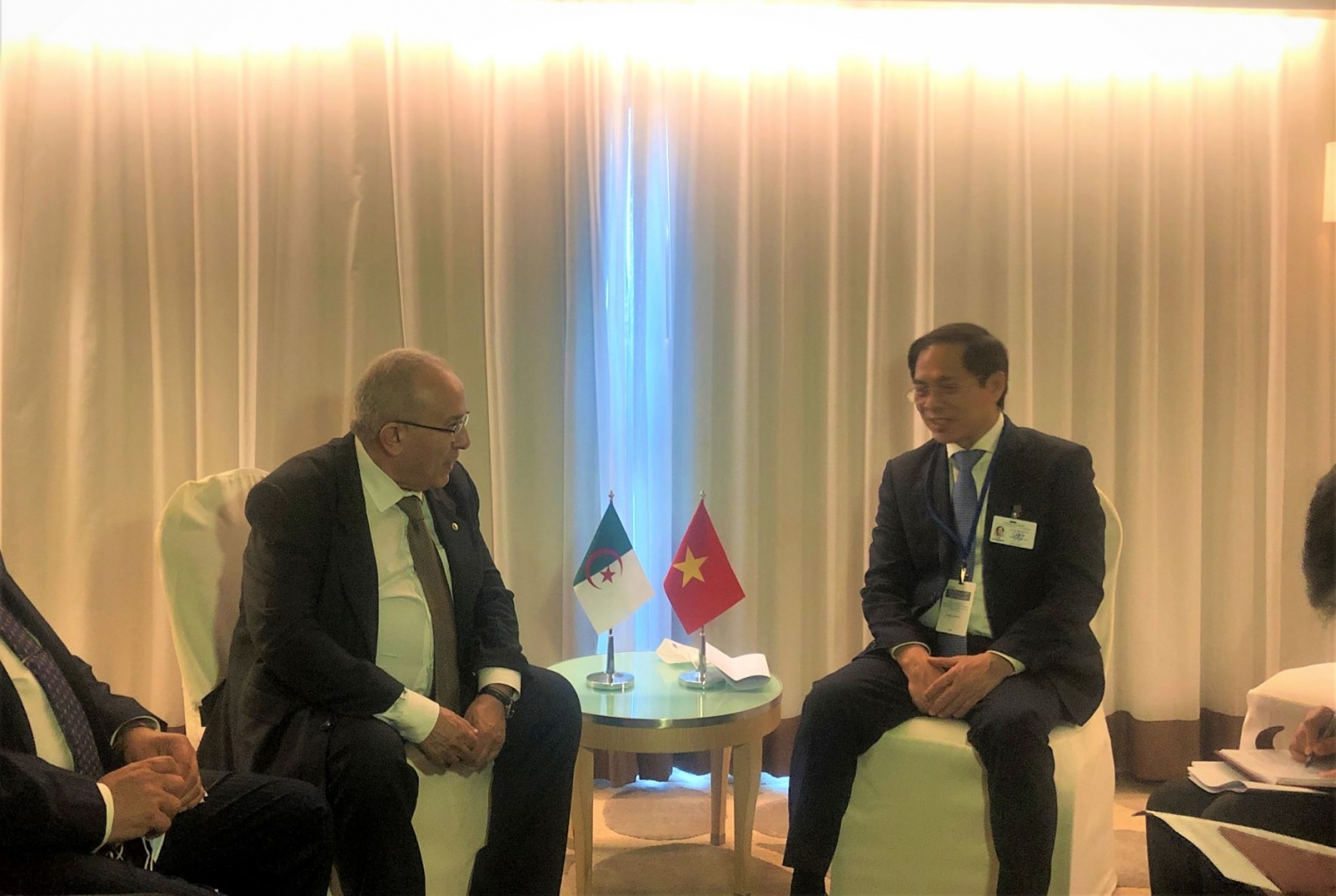 Bộ trưởng Ngoại giao Bùi Thanh Sơn gặp gỡ lãnh đạo Bộ Ngoại giao các nước