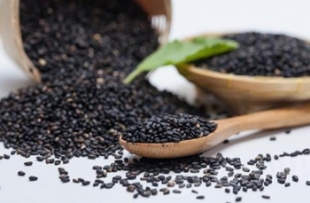 Lợi ích sức khỏe và những tác hại khi sử dụng hạt mè đen không đúng cách