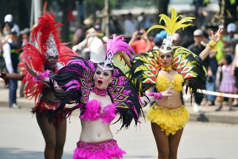 cuoi tuan nay ha noi lai tung bung voi carnival duong pho quanh ho guom