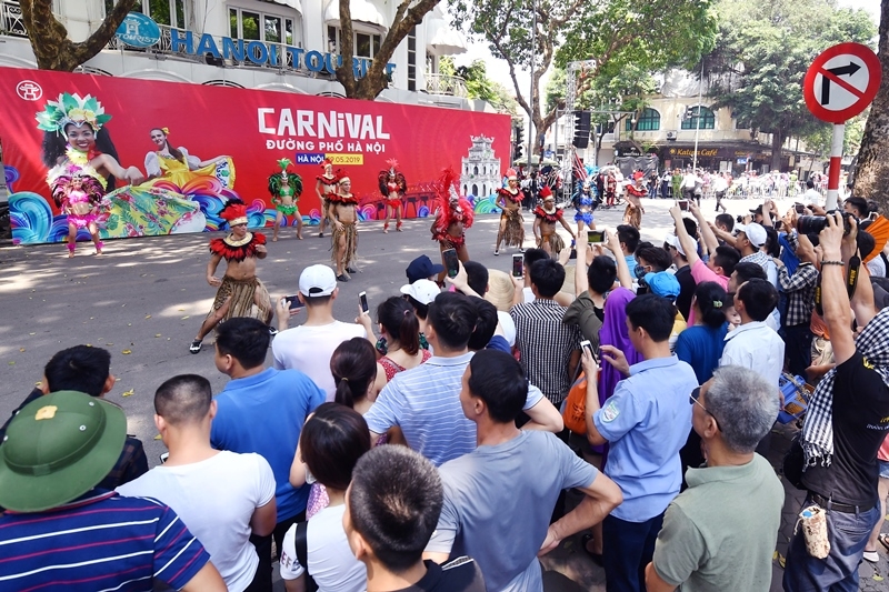 cuoi tuan nay ha noi lai tung bung voi carnival duong pho quanh ho guom