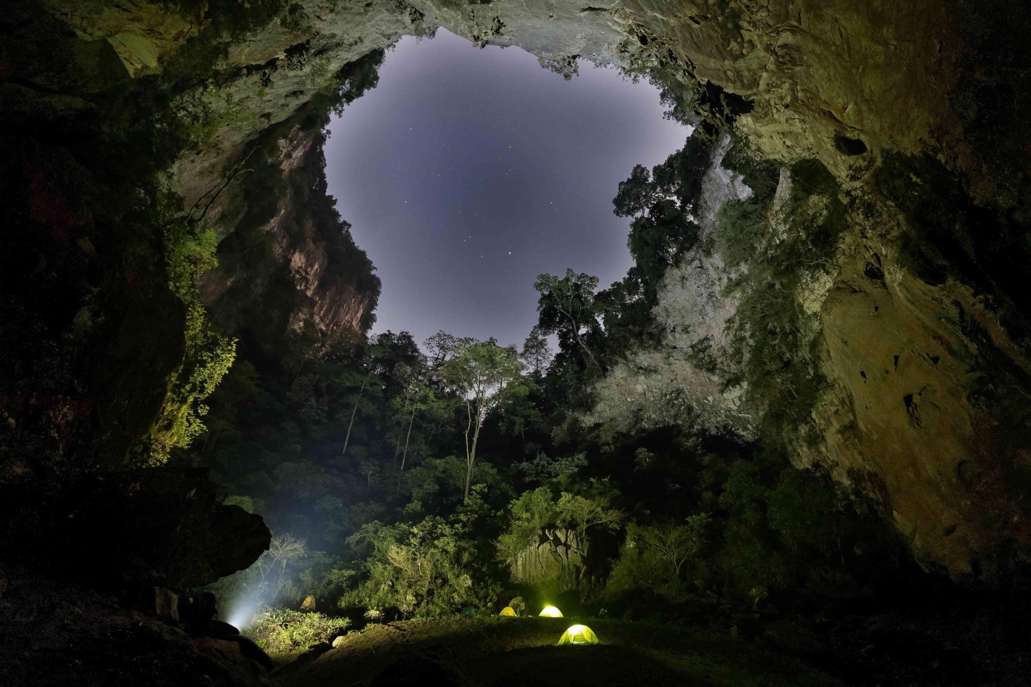 kham pha ho sut kong collapse dieu ki dieu tu me thien nhien