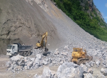Quảng Ninh dừng cấp phép khai thác các mỏ đá ven vịnh Hạ Long