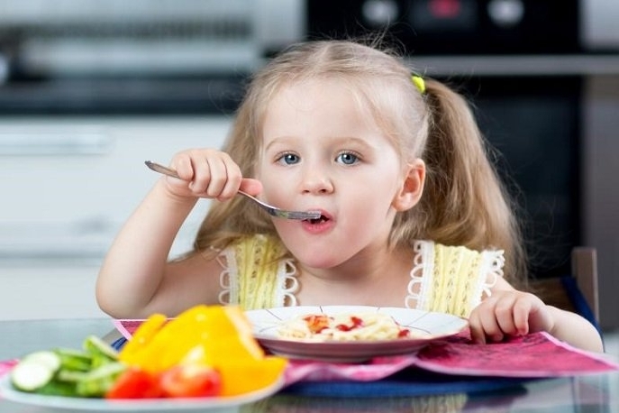 Bữa sáng nên cho trẻ ăn gì thì tốt?