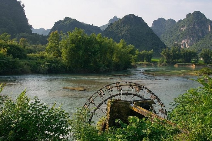 Quây Sơn - Dòng sông tươi đẹp vùng biên viễn