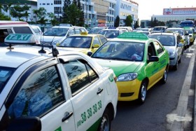 TP HCM: Liên tiếp gặp khó khăn, doanh nghiệp taxi đuối sức