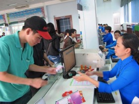 Ga Sài Gòn mở lại tổng đài nhắn tin mua vé tàu Tết