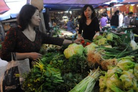Chợ Bến Thành, chợ Hóc Môn sẽ được thí điểm "chợ bảo đảm an toàn thực phẩm"