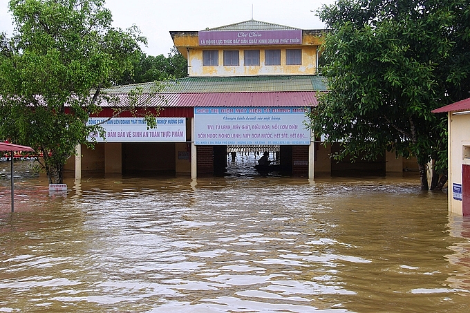 xa o ha tinh bi nuoc lu co lap bon ngay