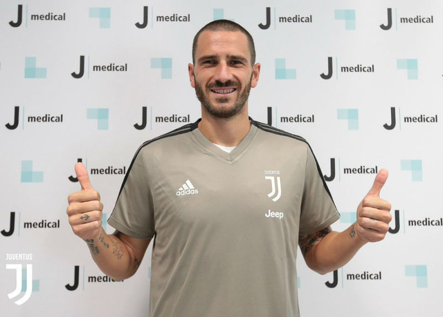 juventus chinh thuc ban higuain don tro lai bonucci