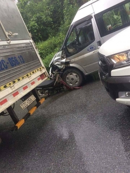 Hà Giang: Xe máy đối đầu xe khách, 2 người tử vong