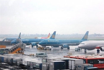 Nhiều chuyến bay đến Hong Kong bị hủy do bão
