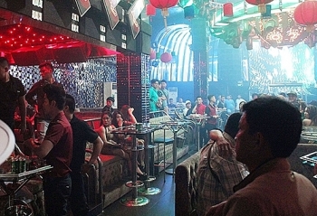 Hàng chục dân chơi phê ma tuý trong quán bar ở Sài Gòn