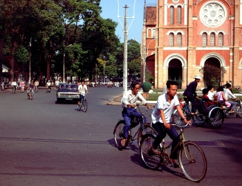 Hoài niệm Sài Gòn qua xe đạp, xích lô và phim ảnh