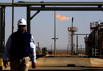 Sonatrach đưa dầu thô ra nước ngoài tinh chế
