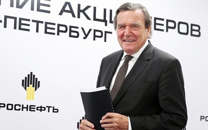 Cựu Thủ tướng Schröder từ chối nhận lương của Rosneft