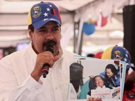 Tổng thống Chavez đã trở về Venezuela