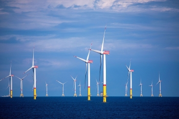 Pháp khởi công xây dựng trang trại điện gió trên biển