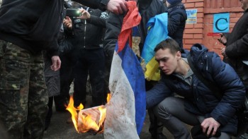 Phương Tây câm lặng khi Ukraina tấn công đoàn ngoại giao Nga