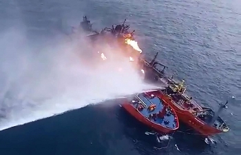 Nga dập tắt hỏa hoạn trên tàu chở dầu ở biển Đen