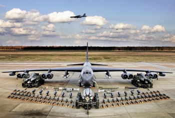 Mỹ điều máy bay ném bom chiến lược B-52 đến Biển Đông