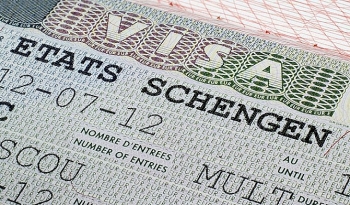 Châu Âu siết chặt visa với công dân Mỹ