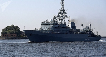 [VIDEO] Hải quân Nga hộ tống các tàu NATO tiến vào Biển Đen