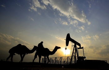 Ả Rập Saudi tiếp tục so đấu với Nga trong cuộc chiến giá dầu