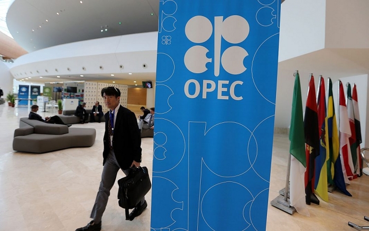 Dù giá dầu tăng cao, OPEC+ vẫn rất thận trọng