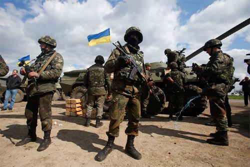 Ai xúi Kiev mở lại chiến dịch đàn áp người biểu tình thân Nga?