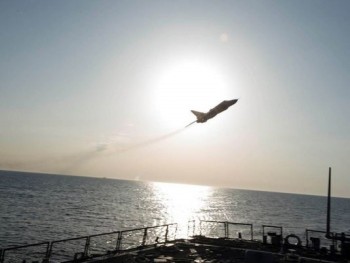 [VIDEO] Máy bay chiến đấu Nga quần thảo tàu khu trục Mỹ