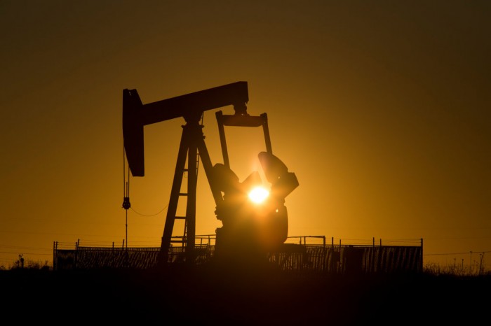 Giá dầu thế giới 20/11: Giá dầu lại quay đầu giảm