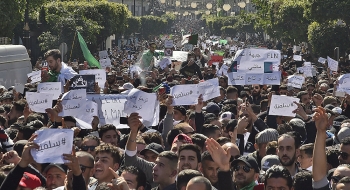 Algeria đang tìm cách ngăn chặn quan chức tham nhũng đào thoát