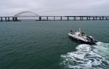 NATO muốn "bảo kê" cho tàu Ukraine đi qua eo biển Kerch