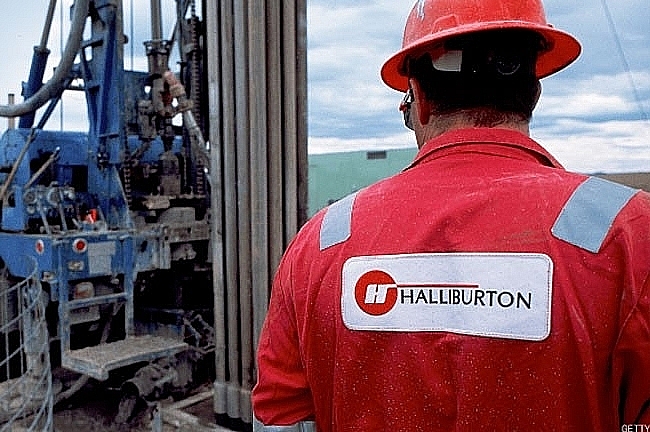 Halliburton: Nước nổi, bèo nổi