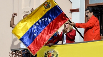 Tổng thống Venezuela kêu gọi tổng động viên chống đảo chính