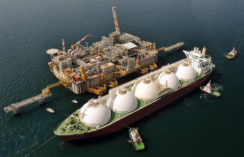 Nhiều nước hủy đơn hàng mua LNG của Mỹ