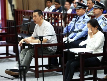 Trung Quốc bỏ tù nốt cả vợ con của Chu Vĩnh Khang