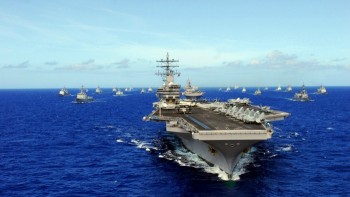 Mỹ điều hai tàu sân bay hạt nhân tới Philippines
