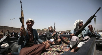 Houthis tấn công sân bay Arab Saudi, Riyadh thề trả đũa
