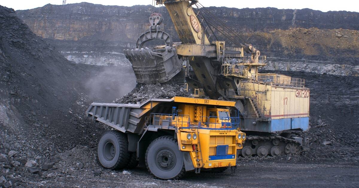Ba Lan đóng hàng loạt mỏ than vì dịch Covid-19