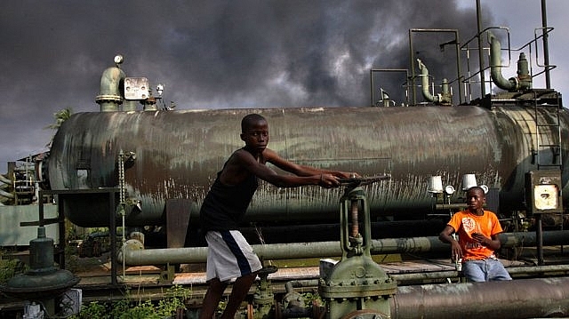 Nigeria chuẩn bị khuôn khổ pháp lý cho các hoạt động lọc dầu thủ công