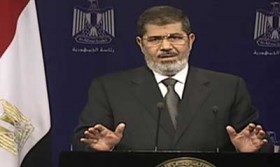 Tổng thống Ai Cập thách thức quân đội, nguy cơ đảo chính rất cao