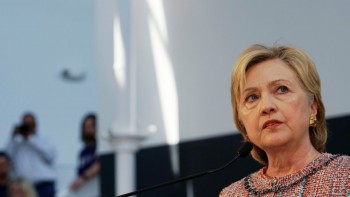 WikiLeaks tung tài liệu mật “chơi xấu” bà Hillary Clinton