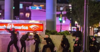 Tin mới nhất về vụ 11 cảnh sát ở Dallas bị bắn