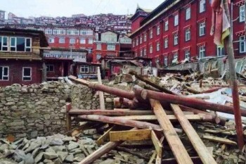 Trung Quốc đập phá nơi tu hành lớn nhất của người Tây Tạng